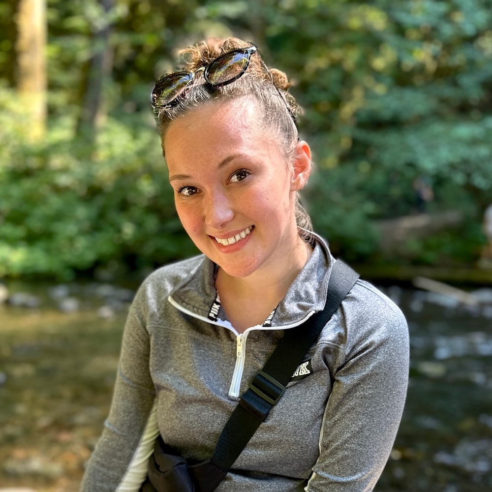 Meet your Posher, Danielle